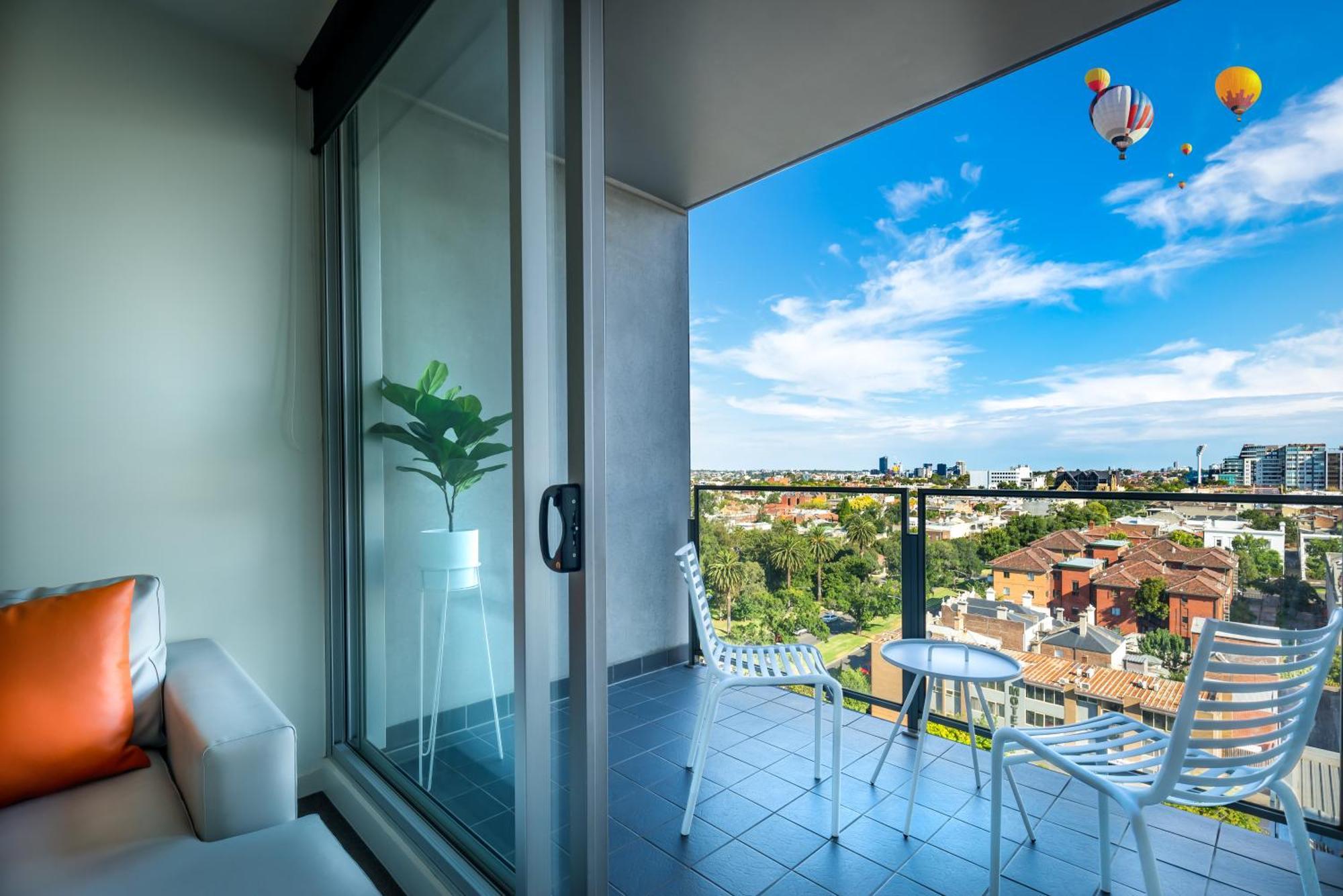 Adele Apartment Hotel East Melbourne Esterno foto