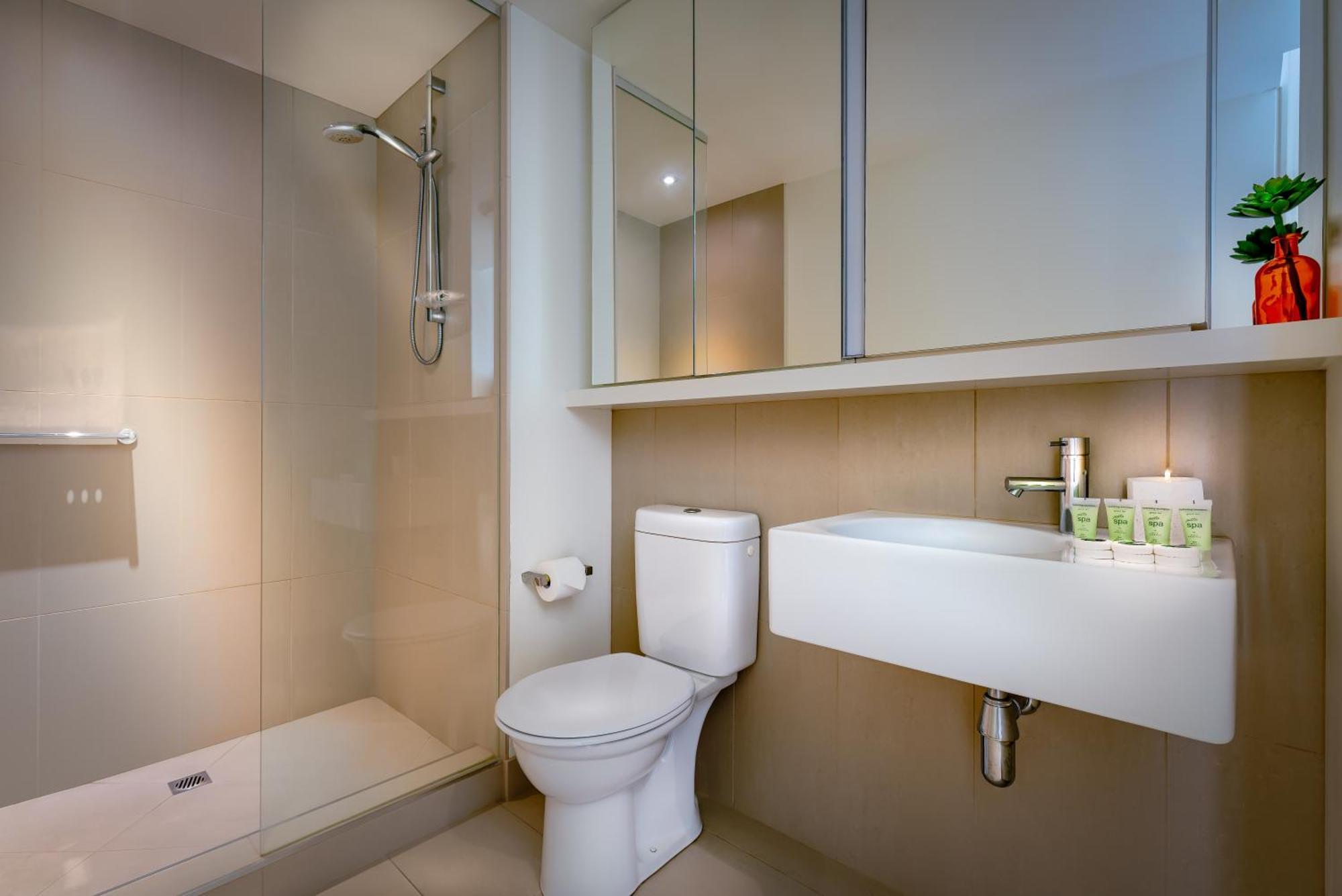 Adele Apartment Hotel East Melbourne Esterno foto
